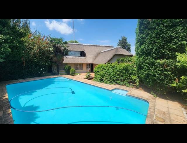 5 BEDROOM HOUSE FOR SALE IN MULBARTON